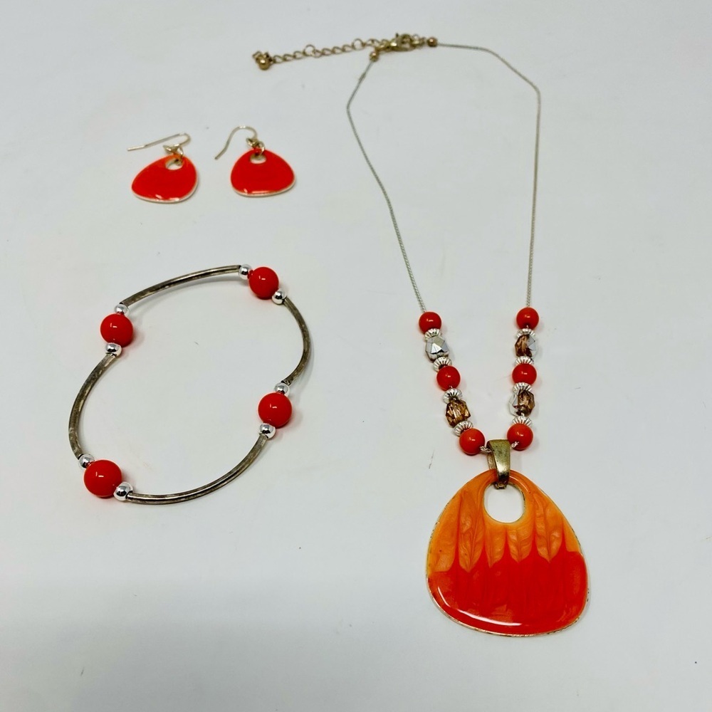 Elegant Orange Pendant Necklace, Bracelet & Earrings Set - Picture 3 of 9